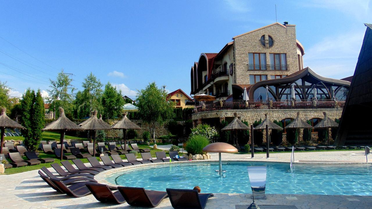 Castel Transilvania Baia Mare Extérieur photo